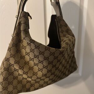Gucci Off white beige cream buckle bag.